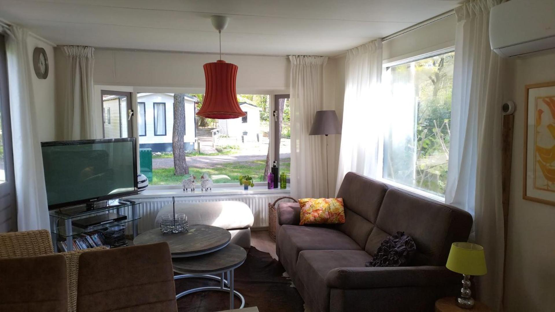 Wulft 47 Zonnig Gezellig 6P Chalet Met Zwembad In Bosrijke Omgeving Op Familie Camping De Vossenburcht IJhorst Exterior foto